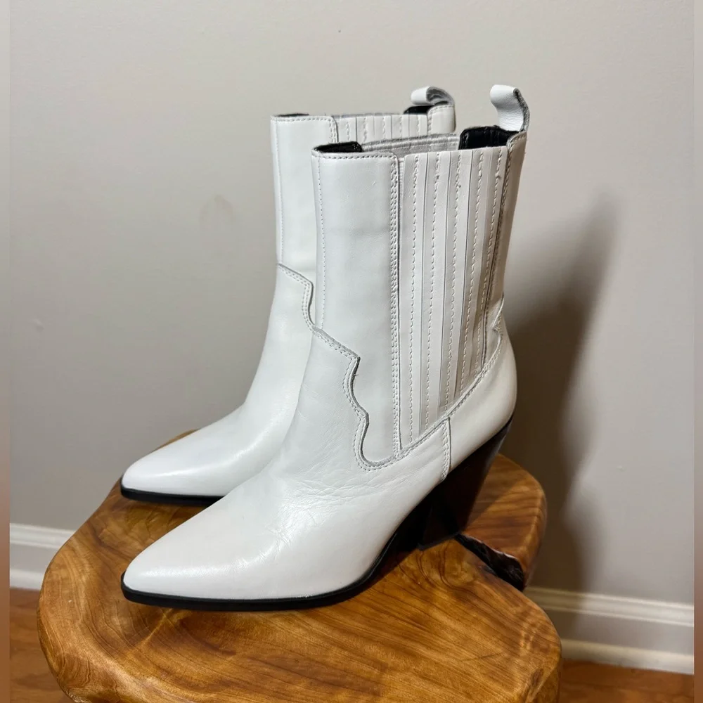 New ALDO White Women's Cowboy Western Ankle Boot with Block Heel Sz. 8 - Picture 3 of 13